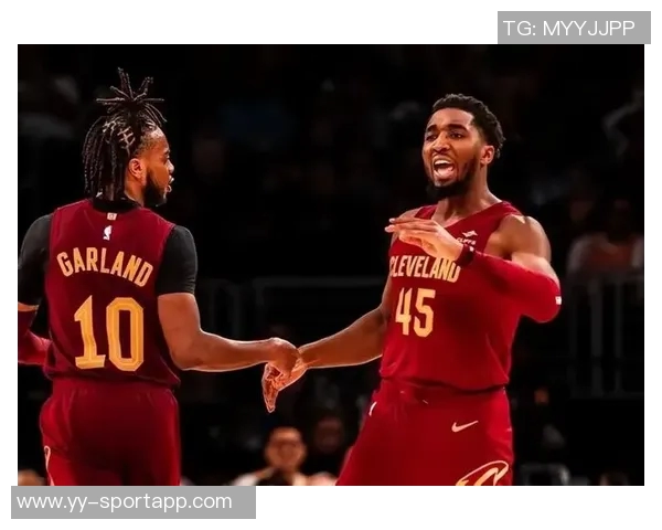 加兰表现出色三分命中率高效贡献15分5板6助球队战绩提升至正负值18最低