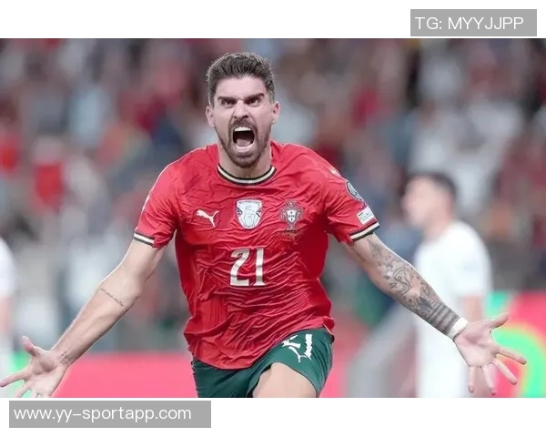 葡萄牙国家队宣布若昂内维斯受伤塔瓦雷斯紧急入选替补阵容 葡萄牙国家队宣布若昂内维斯受伤塔瓦雷斯紧急入选替补阵容